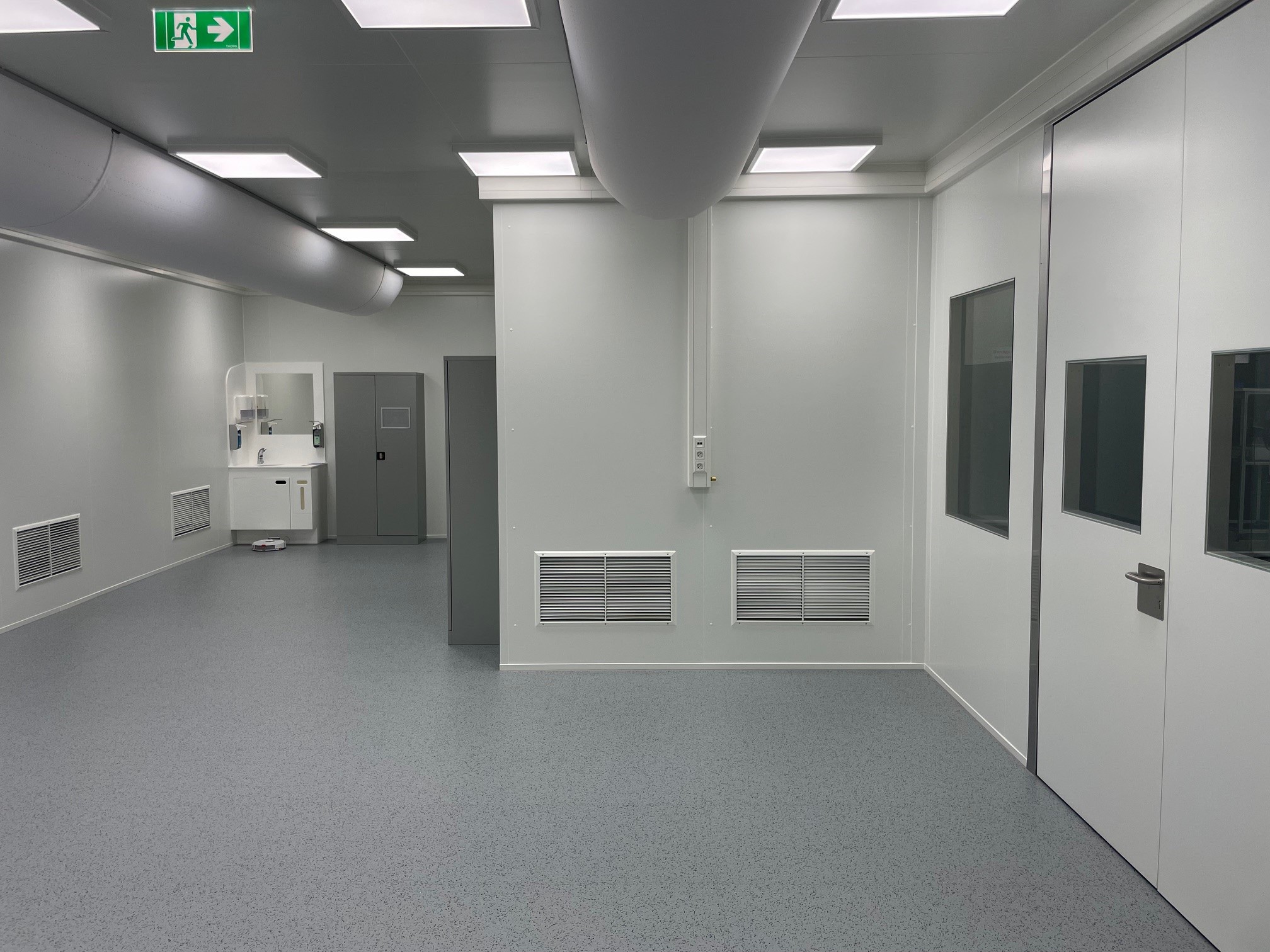 PETEK cleanroom technology — conversion and energy refurbishment